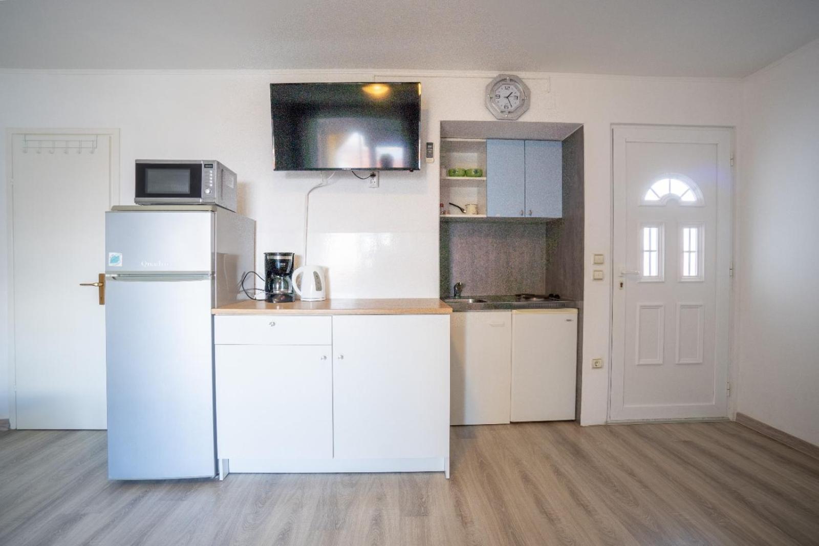 Apartments Pavic Vir Bagian luar foto